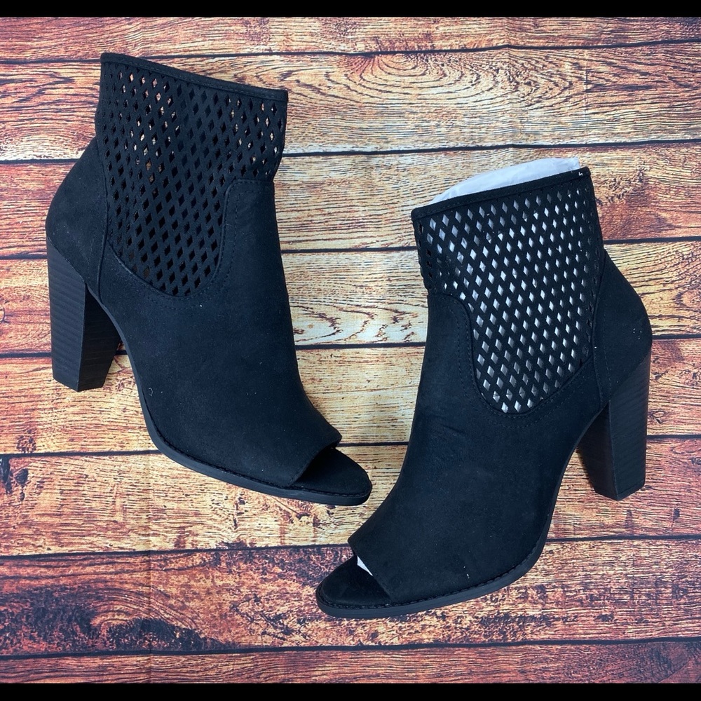 Report Women's Rajin Ankle Bootie, Black, 10M US